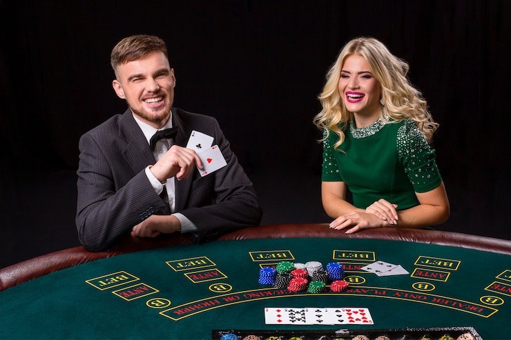 keluar macau platform interface showing sportsbook, live-dealer, and slots sections
